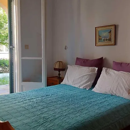 Elizabeth Aparthotel