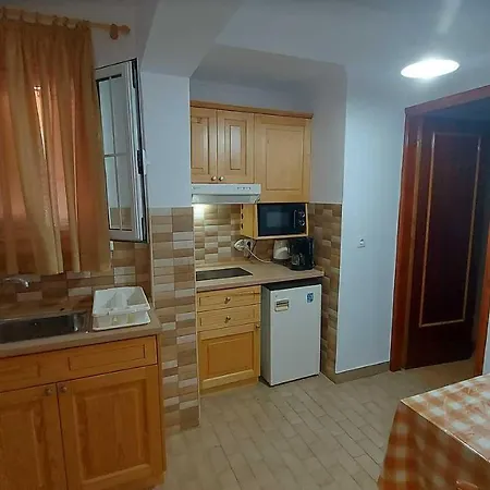 Elizabeth Acharavi (Corfu)